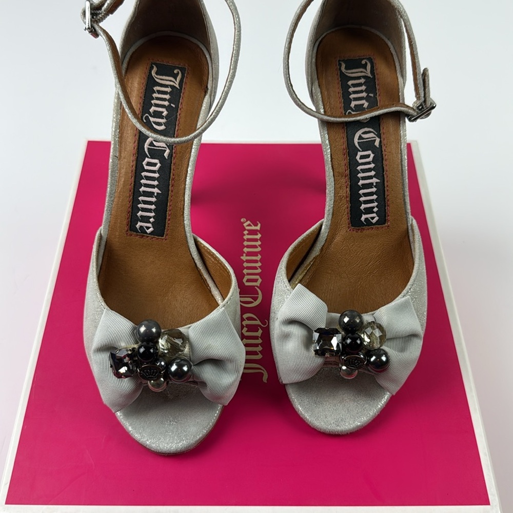 Perfect Juicy COUTURE Deco Shimmer silver Y2K bow beaded embellished Heels 6 - Picture 2 of 5